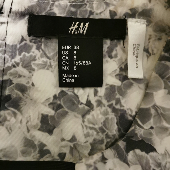 H&M dress, size 8 US - Picture 4 of 6